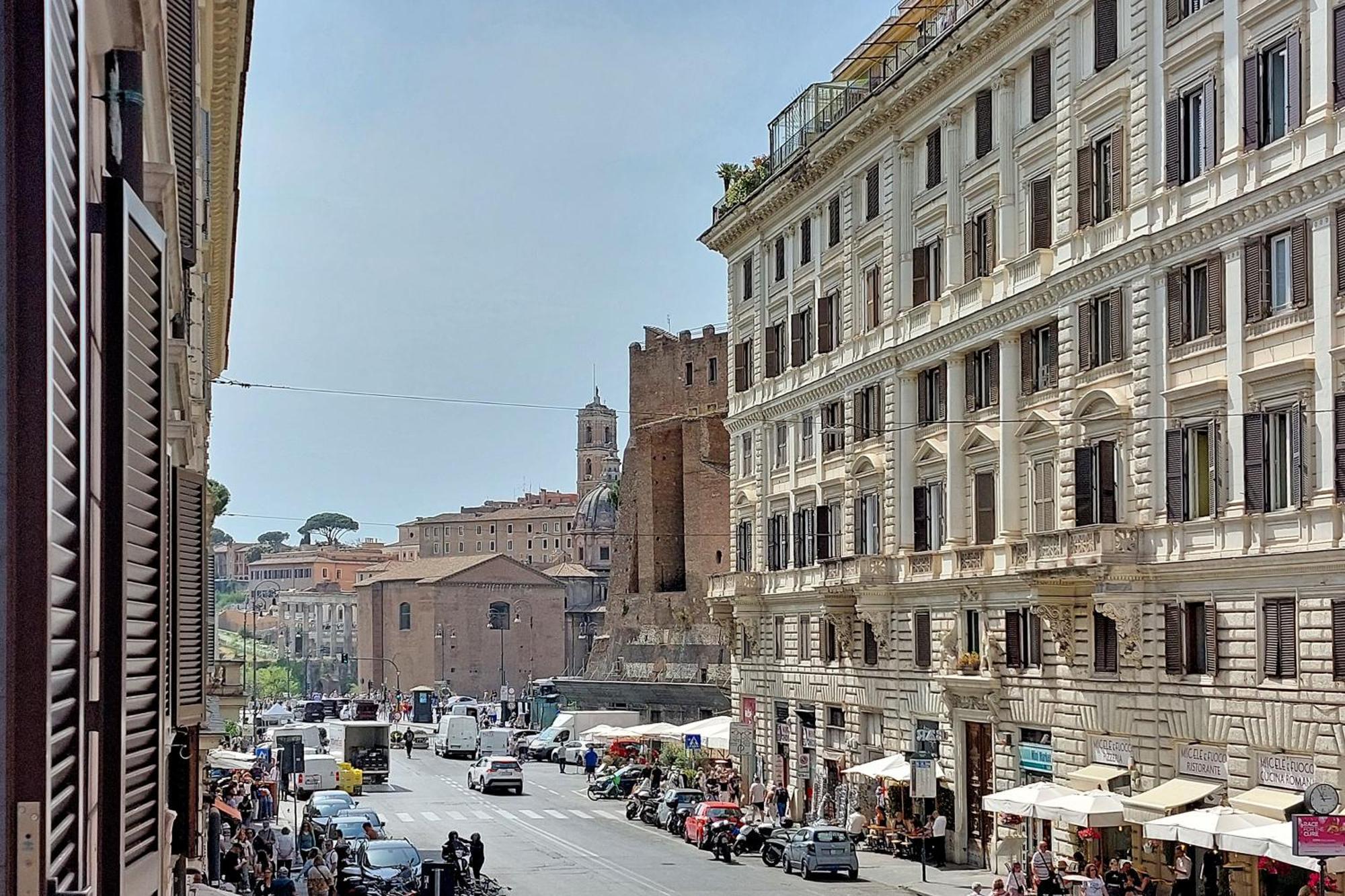 Ych-Colorful And Classy Apartment Near Fori Imperiali Ρώμη Εξωτερικό φωτογραφία